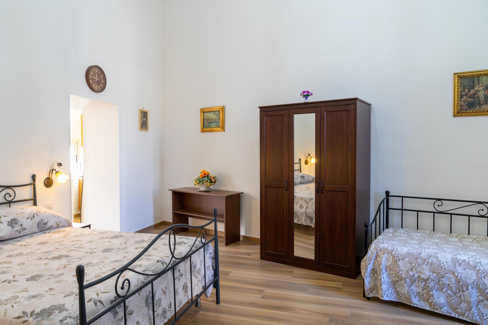 B&B Palazzo Sersale Napoli Dış mekan fotoğraf